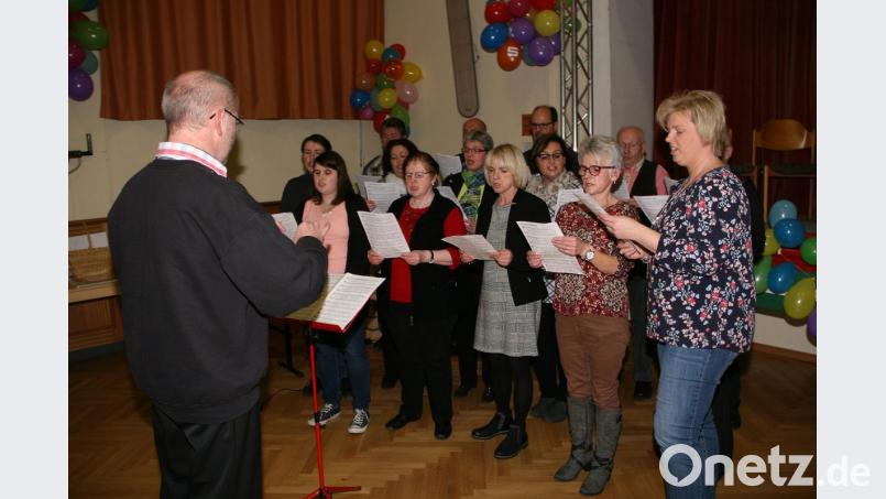 Musikalisch umrahmt wurde der Abend vom Kirchenchor unter der Leitung von Werner Fritsch. Bild: wro