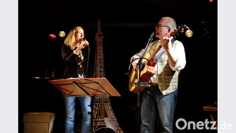 Isabelle Günther und Hervé Glatigny treten als "Duo d'Accord(s)" immer wieder im Bistrot Paris auf. Beim nächsten Konzert wollen sie eine Jukebox imitieren. Bild: esa