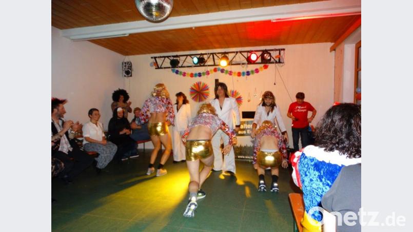 Das Männerballett trug goldene Höschen. Bild: twg