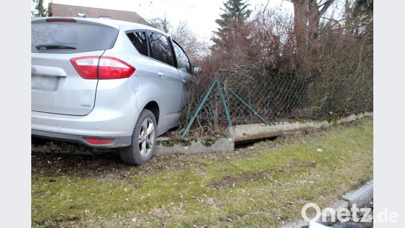 Die Feuerwehr hatte wegen eines Unfalls im Eschenbacher Industriegebiet viel zu tun. Bild: jma