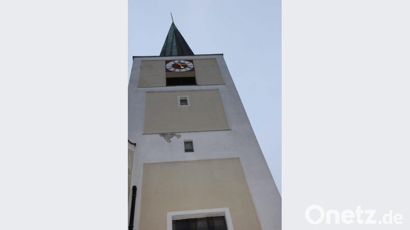 2019 steht im Zuge der Außen- und Innensanierung der Pfarrkirche St. Margareta auch die Kirchturmsanierung an. Sie geht einher mit der Umgestaltung der Kirchturmspitze, die ihrem Aussehen vor der Bombardierung am Ende des Zweiten Weltkrieges angepasst wird. Bild: ads