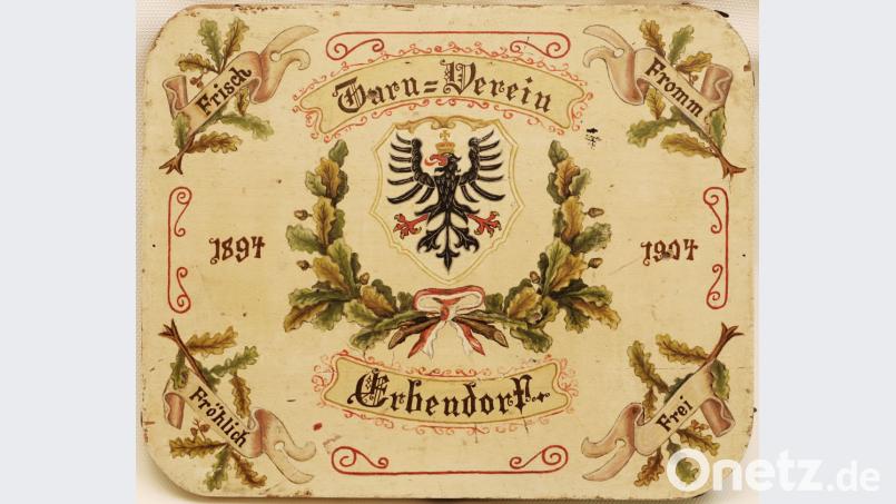 Noch gut erhalten ist das &quot;Vereinstaferl&quot; des Turnvereins aus dem Jahr 1904. Bild: njn