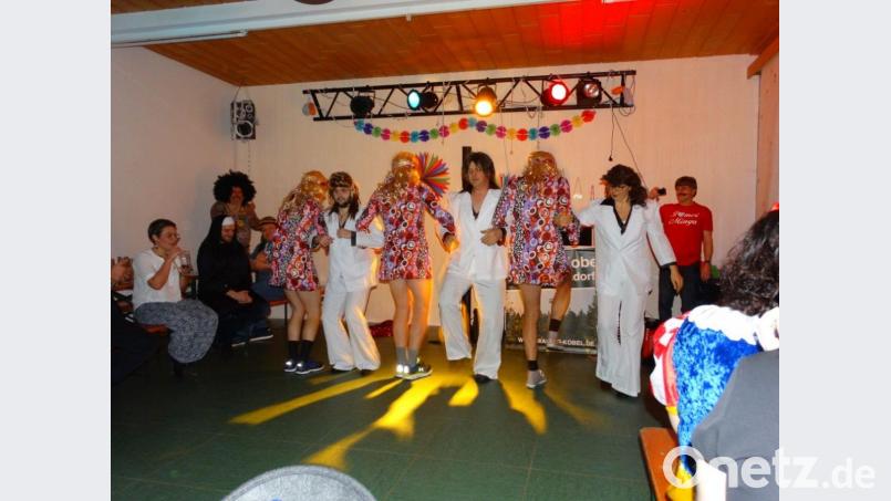 Das Männerballett &quot;HdV&quot; zu ABBA-Liedern. Bild: twg