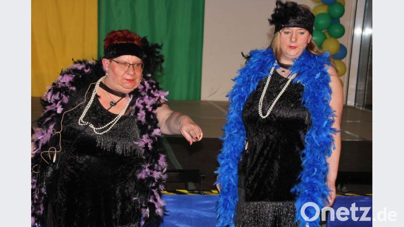 Die „Prachtweiber“ Bettina Bayerl (links) und Ramona Kellermann auf Männerfang. Bild: kro