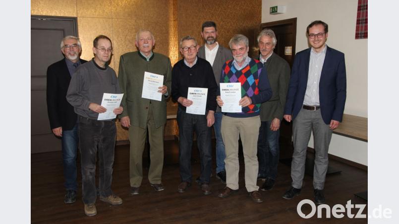 Der CSU-OV Schwarzenfeld konnte auch wieder langjährige Mitglieder ehren. Bild: ral