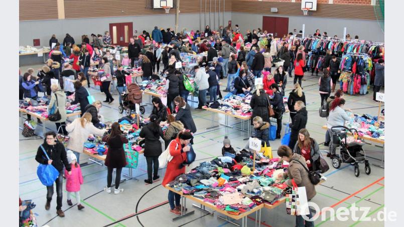 Mit einer großen Auswahl an Kindersachen konnte wieder der Frühjahrsbasar in Kemnath aufwarten. Bild: stg