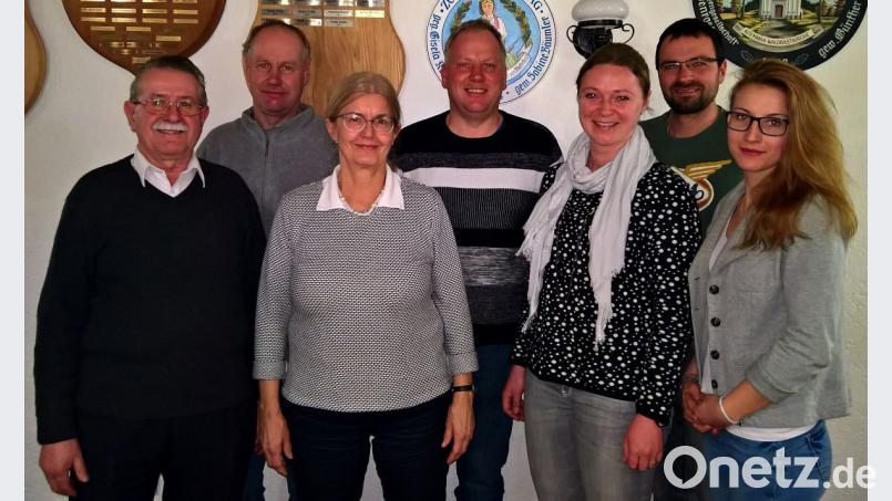 Das ist das Team an der Spitze der Brandweihersiedler: (von links) Wolfgang Eimer, Rainer Buhle, Luise Amschl, Vorsitzender Jürgen Buhle, Jennifer Pschierer, Markus Pschierer und Sabrina Buhle. Bild: R. Kreuzer