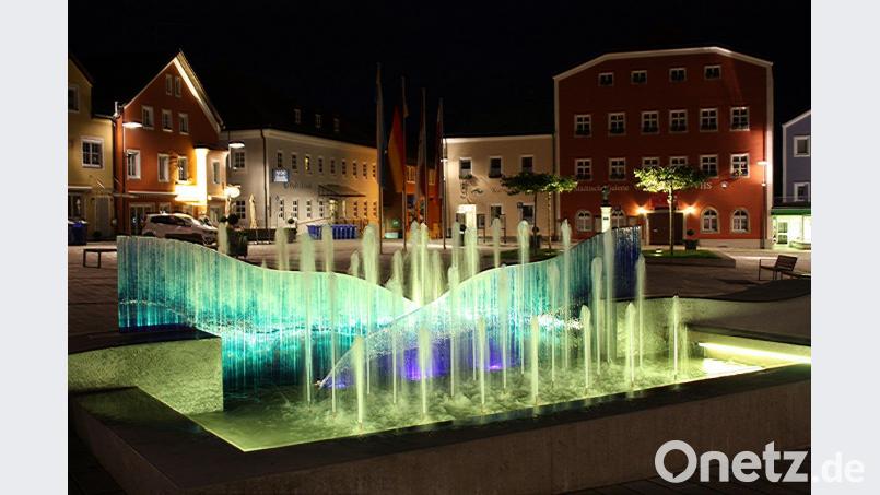 Vierzehn Meter lang ist der Brunnen in Bad Griesbach. Die Skulptur ist einer der Lieblingswerke des Künstlers. Bild: exb