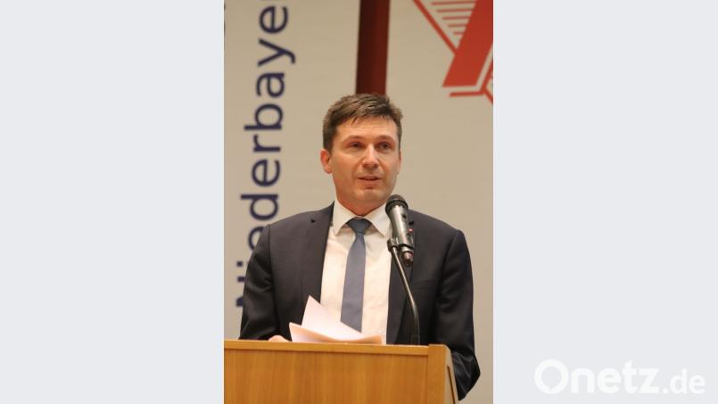 Wolfgang Reif von der Handwerkskammer Niederbayern-Oberpfalz schätzt aktive Auszubildende, denn sie sind das Rückgrat des handwerklichen Mittelstandes. Bild: mfh