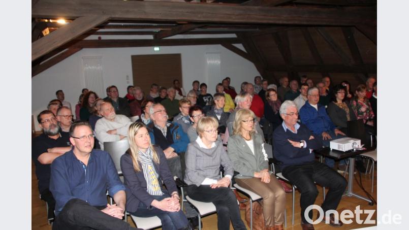 Auf großes Interesse stieß der Vortrag über Lamberts Glas am Donnerstagabend im Gästehaus St. Joseph. Bild: kro