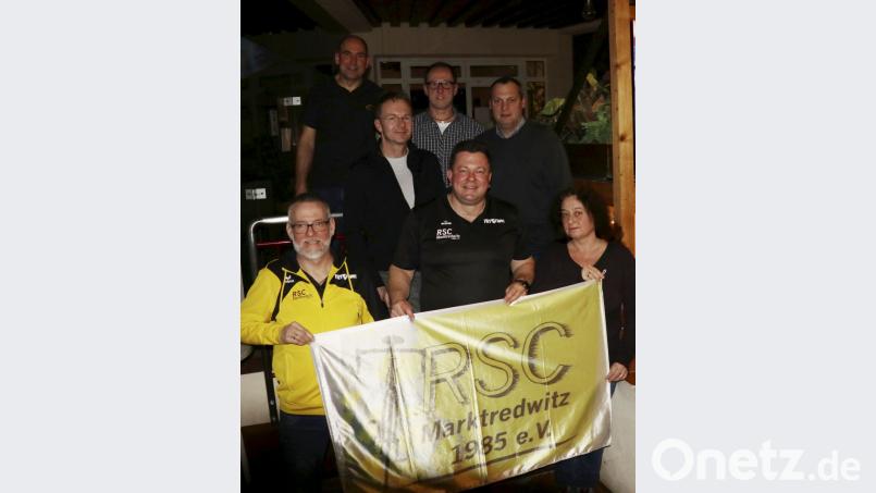 Vorsitzender Rainer Luda kann auf ein erfolgreiches Vorstandsteam bauen. Im Bild (vorne von links): Rainer Luda, Olaf Korf, Kristin Luda, (hinten von links) Michael Schäffler, Harald Kubick, Tom Schücke und Karsten Schönberg. Bild: abi