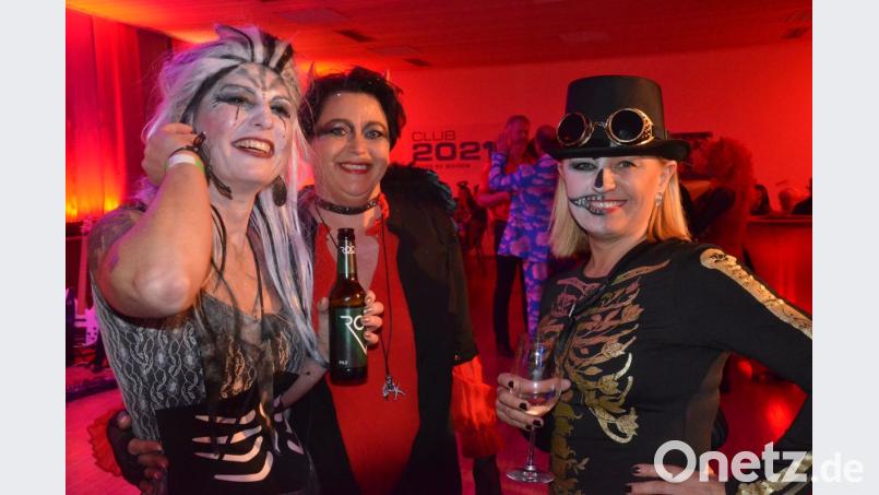 Bei den Motto-Masken hatten sich die Gäste einiges einfallen lassen. Bild: Kunz