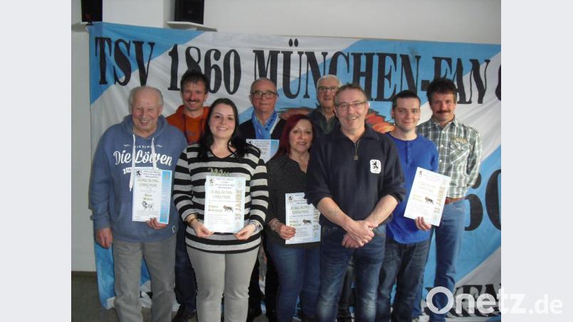 1860-Fanclub-Vorsitzender Wenz Mastalar (Dritter von rechts) geht mit großer Zuversicht mit seinem neuen Vorstand in das neue Vereinsjahr. Bild: dip