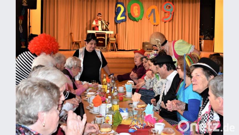 Seniorenfasching im großen Jugendheimsaal Bild: rgr