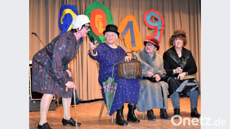 Seniorenfasching im großen Jugendheimsaal Bild: rgr