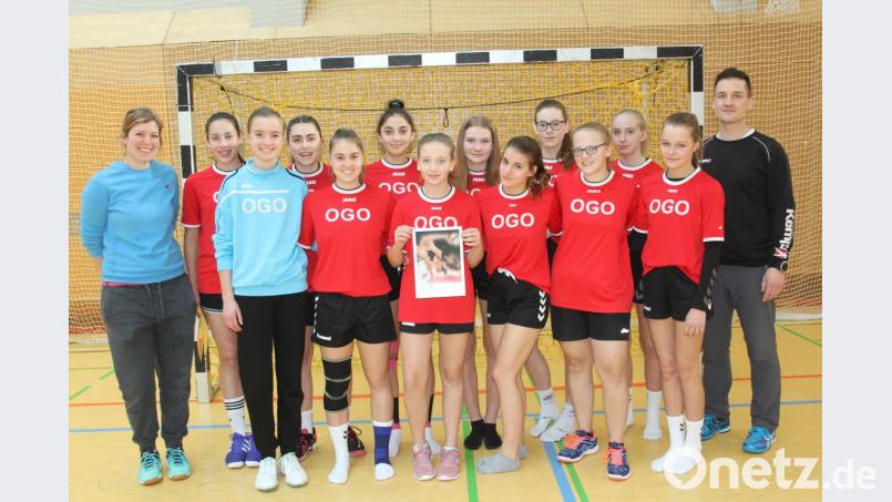 Die Mädchen des Ortenburg-Gymnasiums Oberviechtach gewannen souverän das Turnier und schafften den Einzug ins Landesfinale am Dienstag, 12. März, in Planegg. Bild: frd