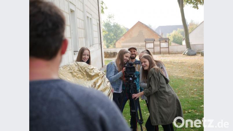 Jugendliche der Mittelschule Waldsassen und der Partnerschule in Eger/Cheb verbringen zurzeit einen gemeinsamen Filmworkshop. Es geht um die Überwindung von Vorurteilen. Bild: exb