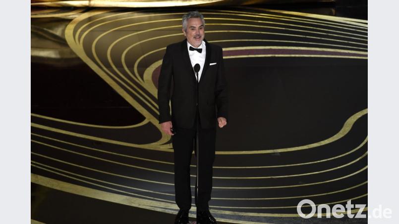 Alfonso Cuarón mit seinem Regie-Oscar. Foto: Chris Pizzello/Invision/AP Bild: Chris Pizzello
