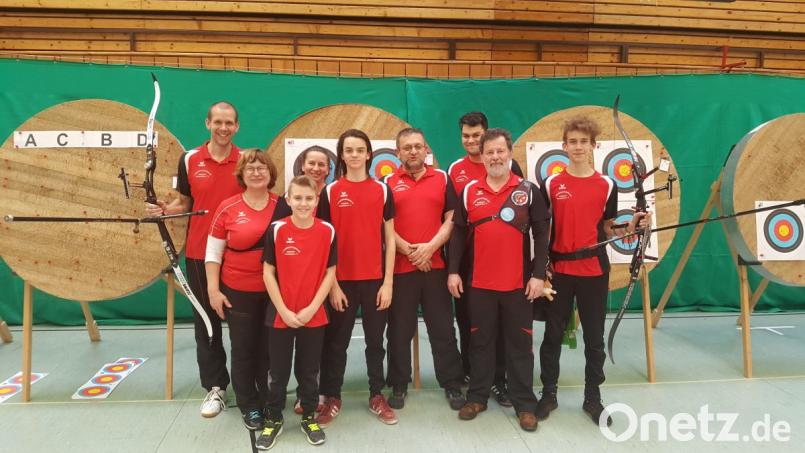 Mit guten Ergebnissen überzeugen beim Hallenturnier in Marktredwitz (von links) Norman Koch, Lydia Wiesneth, Maximilian Weiß, Sonja Koch, David Maler, Thomas Wittke, Patrick Wittmann, Wolfgang Gruber und Luca Koch. Bild: mdh