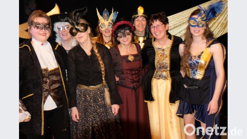 Beim &quot;Karneval in Venedig&quot; begeisterte besonders die Damenwelt mit einfallsreichen und farbenfrohen Masken und Kostümen Bild: do