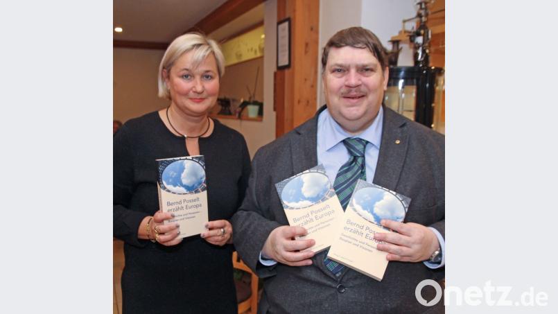 &quot;Bernd Posselt erzählt Europa&quot;, der Buchtitel ist wörtlich zu nehmen. Der Bundesvorsitzende der Paneuropa-Union und Kreisvorsitzende Birgit Trottmann haben zu einem spannenden Abend eingeladen. Bild: nm
