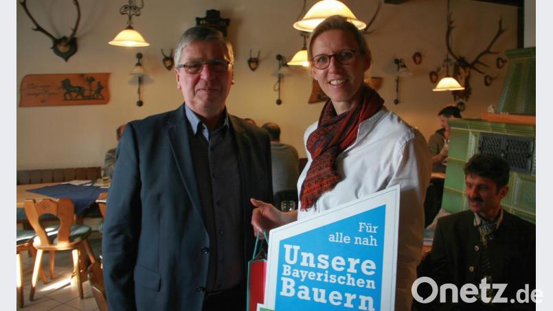 Bei der Tagung referierte die Münchner Geschäftsführerin von „Unsere Bayerische Bauern e.V.“, Eva Maria Haas. Für ihr Kommen bedanke sich ESO-Vorsitzender Alois Weig. Bild: wro