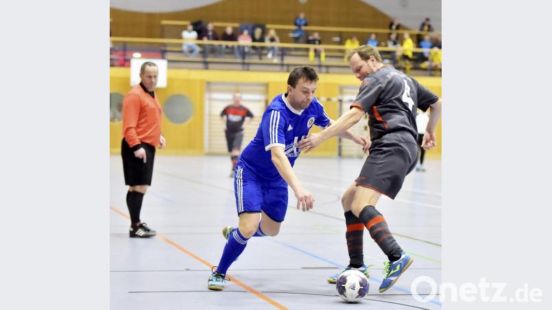 Bezirksmeisterschaft 2019 Senioren A Futsal
Saison: 2018/19
Szene aus dem Spiel des SV Raigering (links) gegen die DJK Neustadt/WN Bild: Ziegler