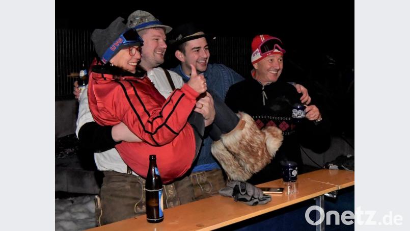 &quot;Ein bisschen Gaudi muss sein&quot;, hätte das Motto der ersten Upo Hüttengaudi frei nach Roberto Blanco lauten können. Die Gäste der Après-Ski-Veranstaltung hatten jedenfalls ihren Spaß. Bild: chl