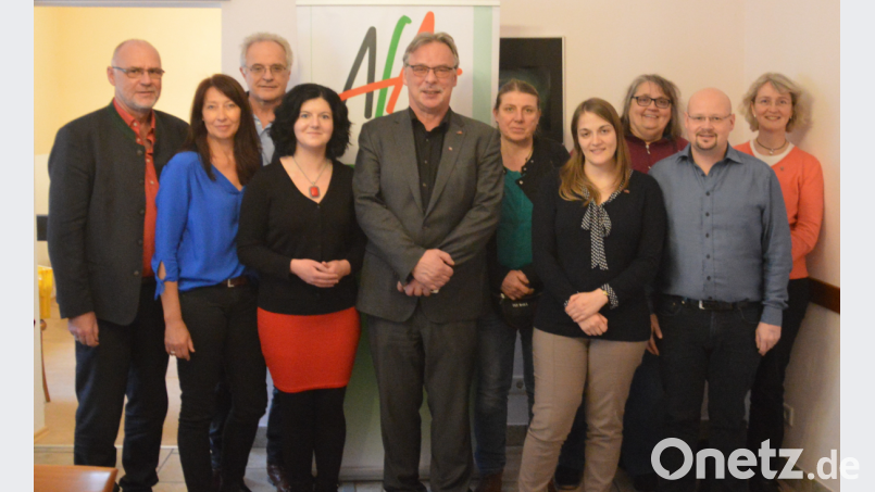 Die neue Führungsmannschaft mit dem Betriebsratsvorsitzenden Karl-Heinz König (links), den Vorsitzenden Ronja Endres und Peter Sturm (Mitte) sowie dem Referenten Karl-Heinz Brandl (Dritter von links). Bild: exb