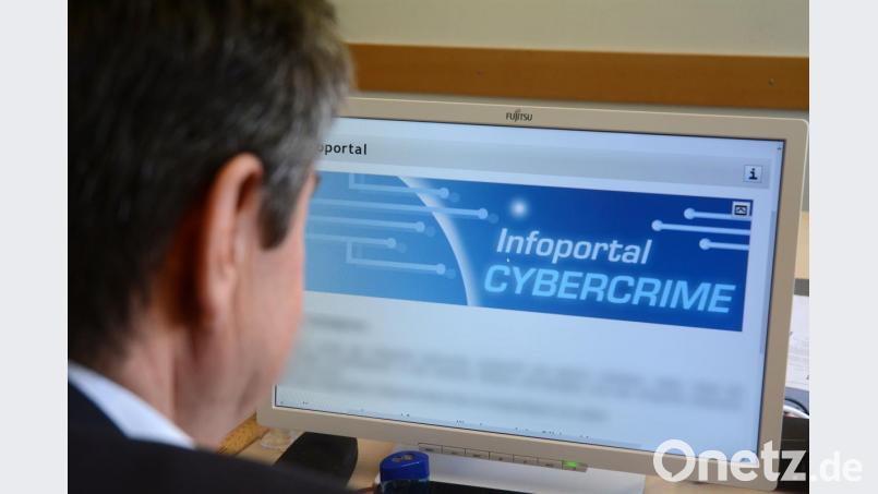 Cyberkriminalität ist das Spezialgebiet des Kommissariats 11 bei der Kripo Weiden unter Leitung von Erstem Kriminalhauptkommissar Ernst Wager. Bild: Gabi Schönberger