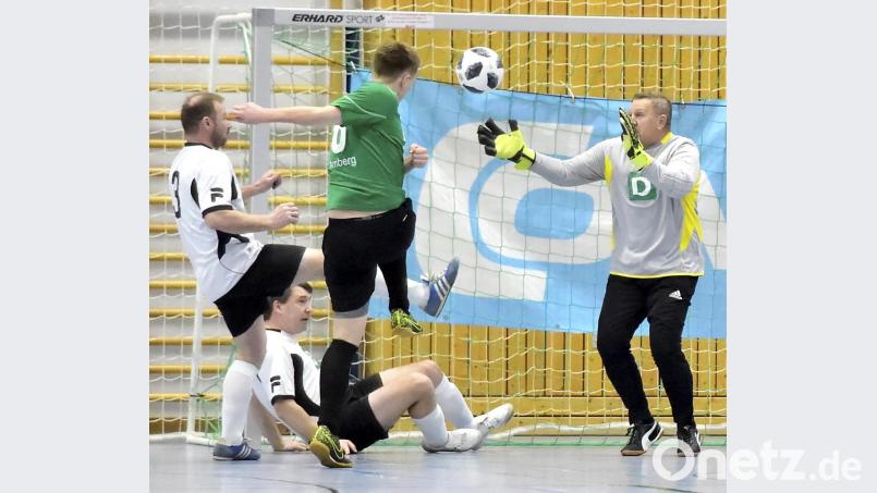 Amberg I gegen Amberg II: Das Duell der Schiedsrichtergruppen. Bild: Ziegler