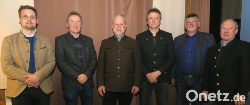 Jens Haertel, Dr. Josef König, Alwin Kleber, Martin Biegerl, Alfred Bauer und Heinrich Hofstetter (von links) sprachen bei der ARGE Jagdgenossenschaft im Bayerischen Bauernverband. Bild: Hirsch