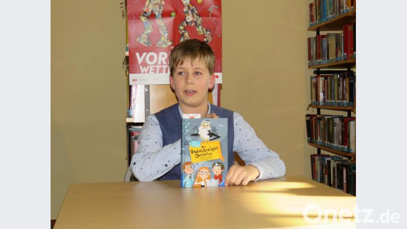Felix Schmidkonz aus Tirschenreuth gewinnt den Vorlesewettbewerb. Bild: ubb