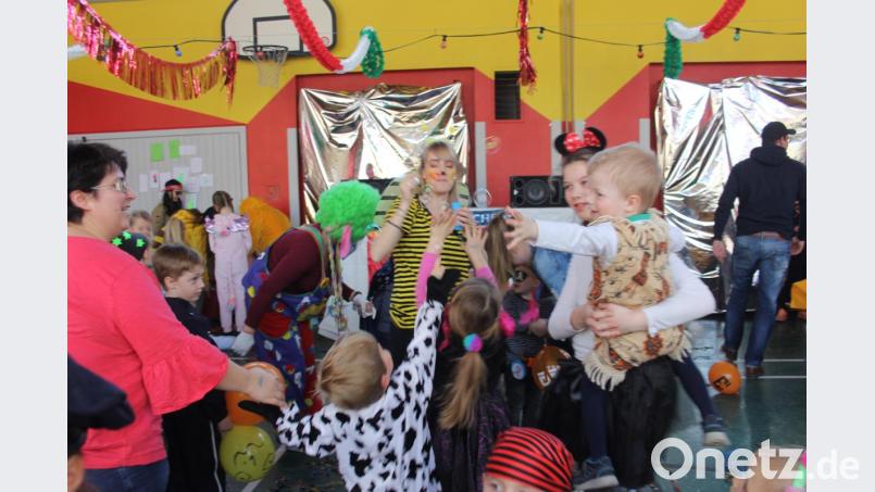 Beim Tanzen und den Spielen konnten sich die Kinder so richtig austoben und den Fasching in vollen Zügen genießen. Bilder: frd Bild: frd
