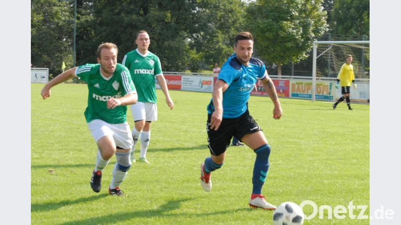 Trainer Udo Schnurrer geht erst im Sommer, Ramon Illner (im Bild) verließ den FC Tirschenreuth bereits im Winter. Er spielt künftig in der A-Klasse für den VfB Thanhausen. Bild: gb