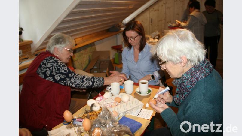 Birgit Schön (Bildmitte) nahm sich stets die Zeit, um ein wenig mitzuhelfen. Bild: wro