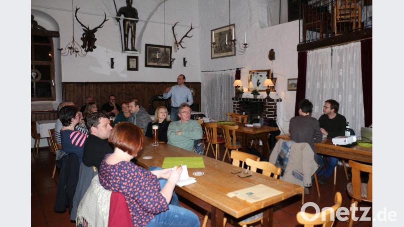 Die Kaibitzer waren gespannt, welche Ergebnisse die Fragebogenauswertung hervorbringt. Bild: rpp