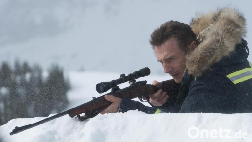 Liam Neeson nimmt in seinem neuen Film "Hard Powder" als Nels Coxman seine Gegenspieler ins Visier. Bild: Studiocanal GmbH/dpa