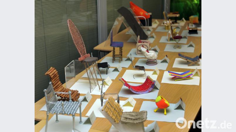 Einer schöner als der andere: Die Schüler entwarfen für den Wettbewerb auch Stühle. Bild: Wolfgang Steinbacher