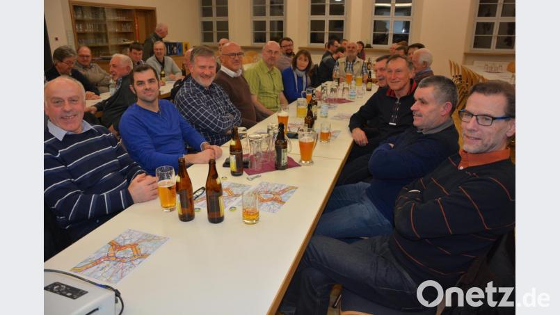 Rund 60 Zuhörer waren am Montagabend ins Pfarr- und Jugendheim nach Leonberg gekommen, sie diskutierten leidenschaftlich. Bild: jr