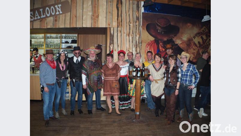 Tolle Kostüme bereicherten den Schützenball. Bild: gz