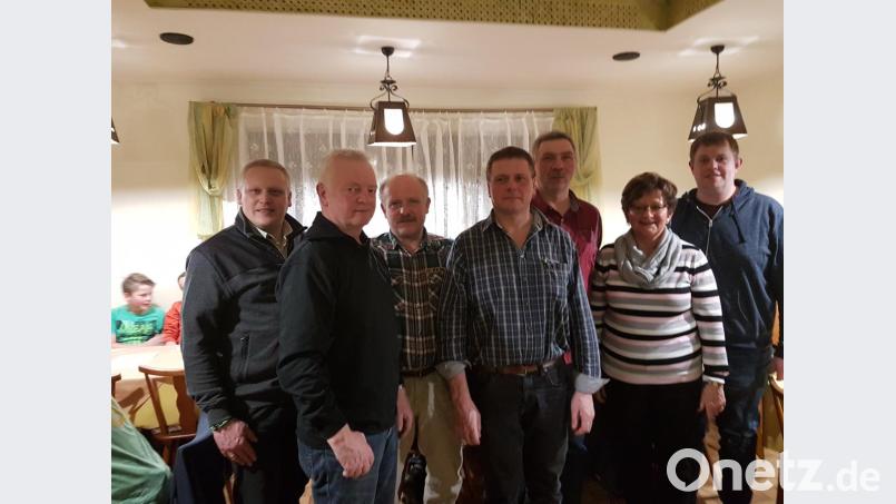 Von links: Bürgermeister Jürgen Kürzinger, Schriftführer Herbert Ziegler, Beisitzer Gerhard Ziegler, Jagdvorsteher Gerhard Weiß, Stellvertreter Werner Freiberger, Kassier Monika Besold, Beisitzer Markus Helldörfer Bild: hzi