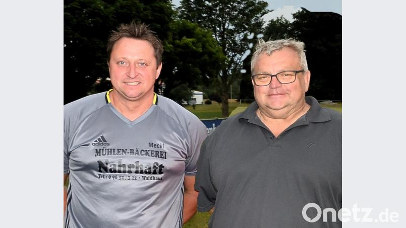 Trainer Manuel Meckl und Abteilungsleiter Bernhard Meckl (von links) sind für die noch junge SG Waidhaus/Pfrentsch bereits wieder Geschichte. Bild: fjo