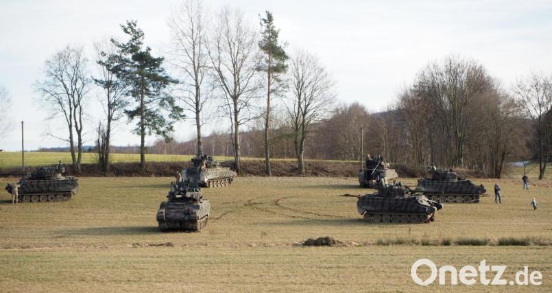 Die fünf Panzer der US-Armee zogen viele kleine und große Schaulustige an. Bild: gz