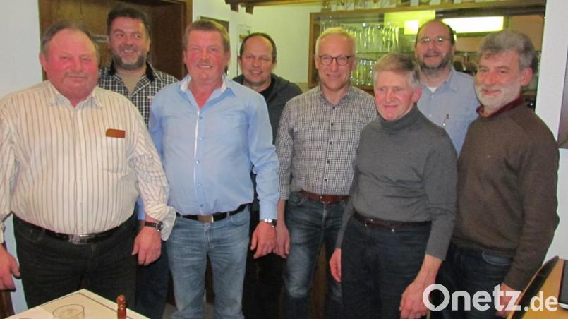 Die Jagdgenossenschaft blickt mit stellvertretendem Vorsitzenden Hans Reis (von links), Jagdpächter Gunther König, Vorsitzendem Josef Fütterer, Kassier Josef Panzer, Beisitzer Richard Rupprecht und Albert Neumann, Zweitem Bürgermeister Max Schwärzer und Schriftführer Hans Köferl auf ein „ruhiges“ Jahr zurück. Bild: is