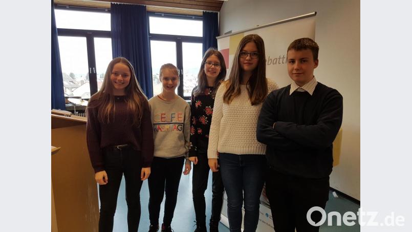 Für das HCA-Gymnasium in Lauf dabei (von links): Sophie Dirscherl, Maja Mertel, Pia Pirner, Klara Vogel und Sebastian Volkert. Bild: exb