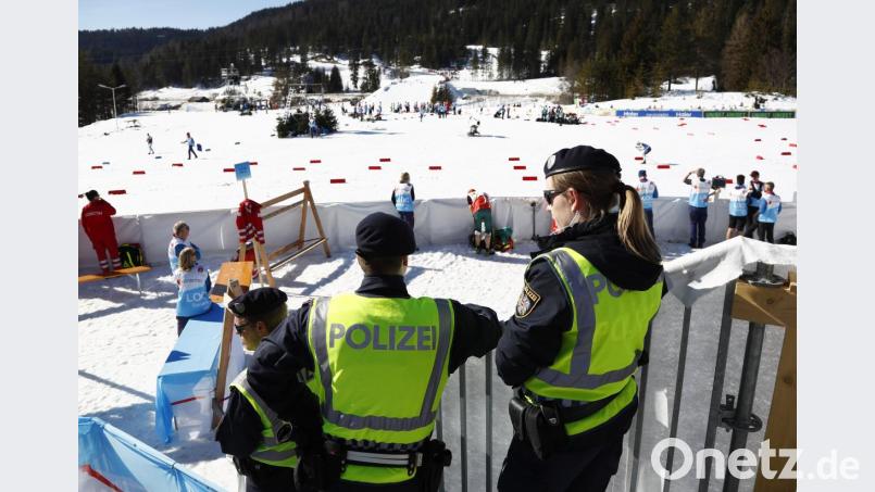 Die österreichische Bundespolizei mischt bei der Nordischen Ski-WM auch mit. Bild: Matthias Schrader/dpa
