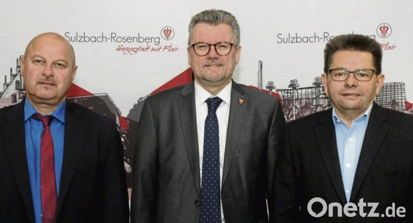 Die neue Spitze der Sulzbach-Rosenberger Stadtverwaltung mit (von links) Hauptamtsleiter Harald Mizler, Bürgermeister Michael Göth und stellvertretendem Hauptamtsleiter Fred Tischler. Bild: Stephan Huber