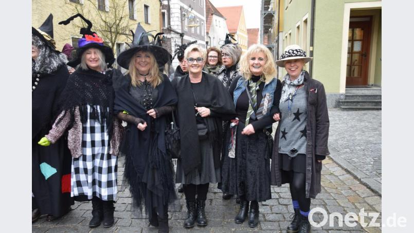 Und siehe da, es hat aufgehört zu regnen - das macht den Fasching noch einmal so schon. Bild: bö