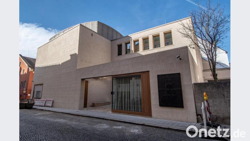 Die neue Synagoge in der Oberpfälzer Bezirkshauptstadt. Bild: Armin Weigel/dpa